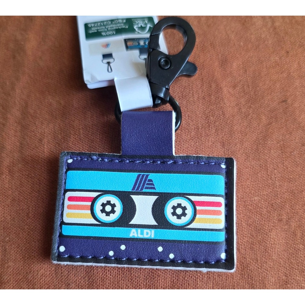 Aldi‎ Keychain Quarter Holder OS Collectible Blue NEW Retro Cassette Tape Cart